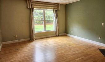 200 Roger Williams Ave 207, East Providence, RI 02916