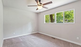 16 Duvall Ln, Bella Vista, AR 72715
