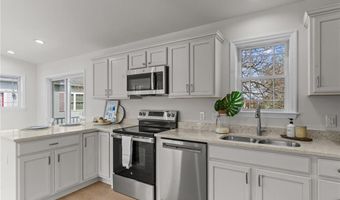 64 Burnside Ave, Narragansett, RI 02882