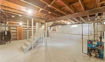 82 Barton Ave, Warwick, RI 02889