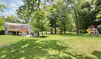 26 Thomsen Dr, Airmont, NY 10952