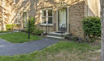 174 Williamsburg Ct, Albany, NY 12203