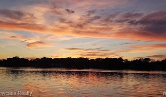 2370 Roselawn St, Wolverine Lake, MI 48390