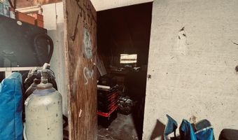 400 1st St, Anderson, MO 64831