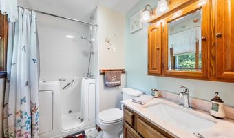52 Singleton Rd, Chaplin, CT 06235