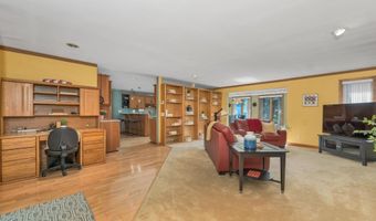 82 Pilgrim Dr, Bedford, NH 03110