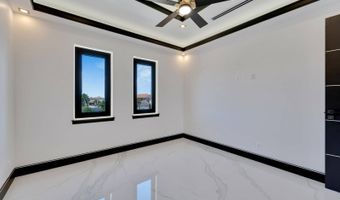 517 Treviso Dr, Apollo Beach, FL 33572