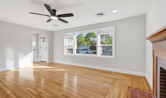 73 Tucker St, Lincoln, RI 02865