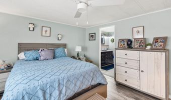 8 Mary Ct, Barnegat, NJ 08005