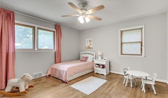 2821 Laurel Ridge Dr, Decatur, GA 30033