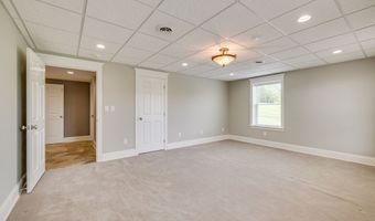 20484 Lake Rd, Abingdon, VA 24211