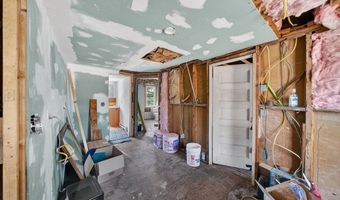 657 Yarmouth Rd, Barnstable, MA 02601
