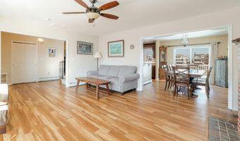 409 3rd St, Beach Haven, NJ 08008