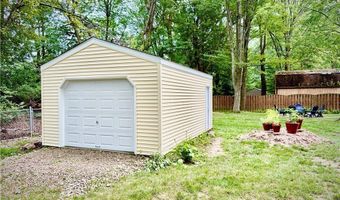 1125 Royal Dr, Amherst, OH 44001