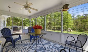 17 Wolfpits Rd, Bethel, CT 06801