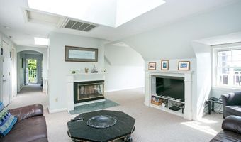 1 Seaview Ave 4, Newport, RI 02840