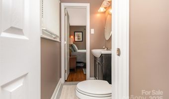 4200 Firethorne Rd, Charlotte, NC 28205