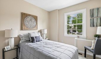 2610 WINDBREAK Dr, Alexandria, VA 22306