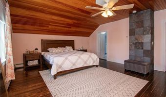 26 Carey St, Newport, RI 02840