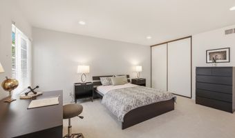 5801 Middle Crest Dr, Agoura Hills, CA 91301