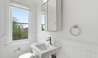 906 S WASHINGTON St S 307, Alexandria, VA 22314