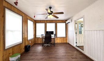 902 Eastern Ave, Augusta, ME 04330