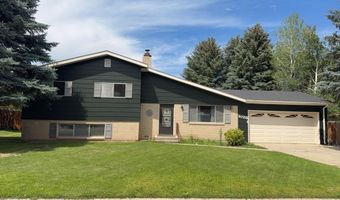 1025 Aspen Dr, Cody, WY 82414