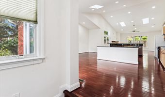9915 ASHBURTON Ln, Bethesda, MD 20817