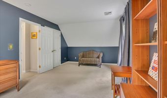 19 Oak Leaf Cir, Coventry, CT 06238