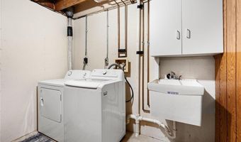 400 Oakland Pl NE 9, Austin, MN 55912