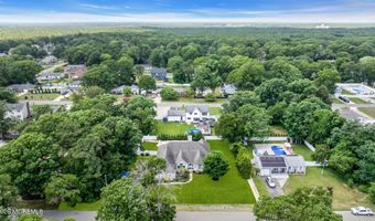 490 Arlington Ave S, Bayville, NJ 08721