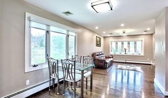 14 Montclair Ave, Airmont, NY 10952