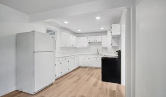 17 Overlook Ave, Bristol, CT 06010