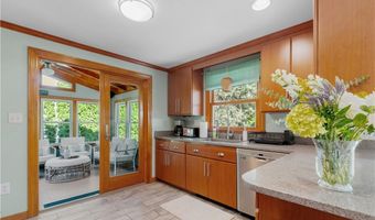 46 Steamboat St, Jamestown, RI 02835