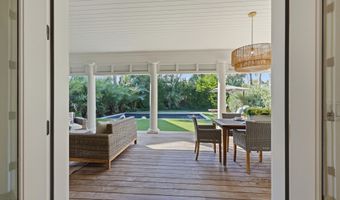 698 BEACH Ave, Atlantic Beach, FL 32233