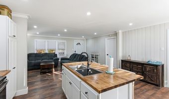 121 RIPLEY Ave, Adairsville, GA 30103