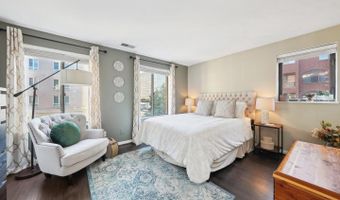 1020 N STAFFORD St 311, Arlington, VA 22201