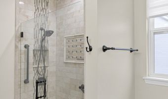 2660 Harnish Dr, Algonquin, IL 60102