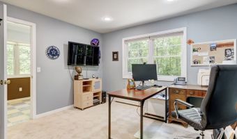 35 Woodsedge Ct, Berlin, CT 06037