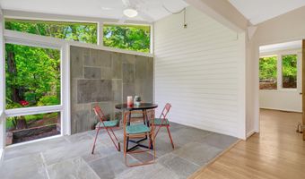 7413 REBECCA Dr, Alexandria, VA 22307