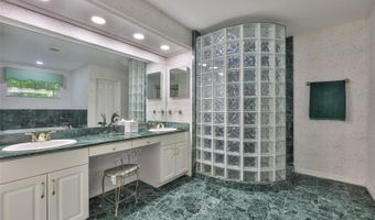 6107 MARBELLA Blvd, Apollo Beach, FL 33572