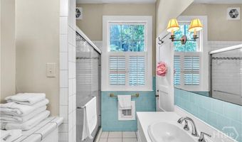 905 Goebel Ave, Savannah, GA 31404