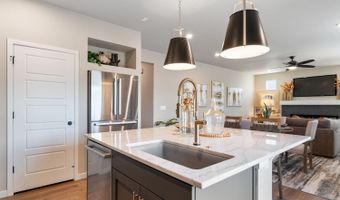 22362 E 38th Pl, Aurora, CO 80019