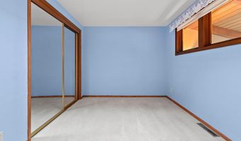 5531 LONG Ct, Appleton, WI 54914