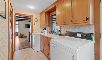 15 River Rd, Branford, CT 06405