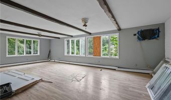 403 Commonwealth Ave, Warwick, RI 02886