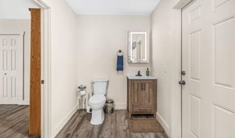 156 Congress St, Belfast, ME 04915