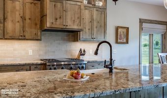 32 Big Creek Dr, Cody, WY 82414