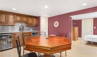 7 Jencks Rd, Cumberland, RI 02864