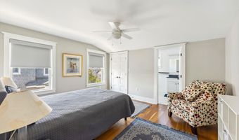 25 W 32nd St, Avalon, NJ 08202